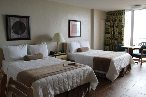 Ocean View (corner balcony) - Two Double Beds Photo 1