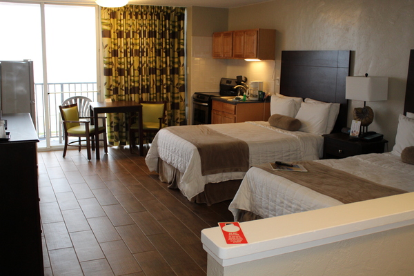 Oceanfront - Two Double Beds Photo 2